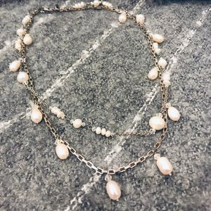 Modern silver pearl necklace